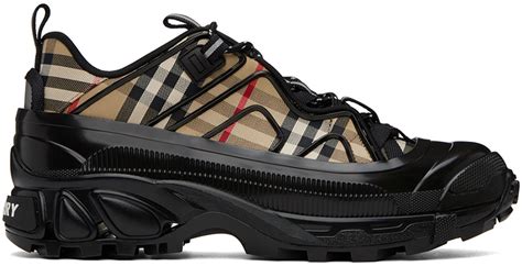 burberry shoes spring 2025